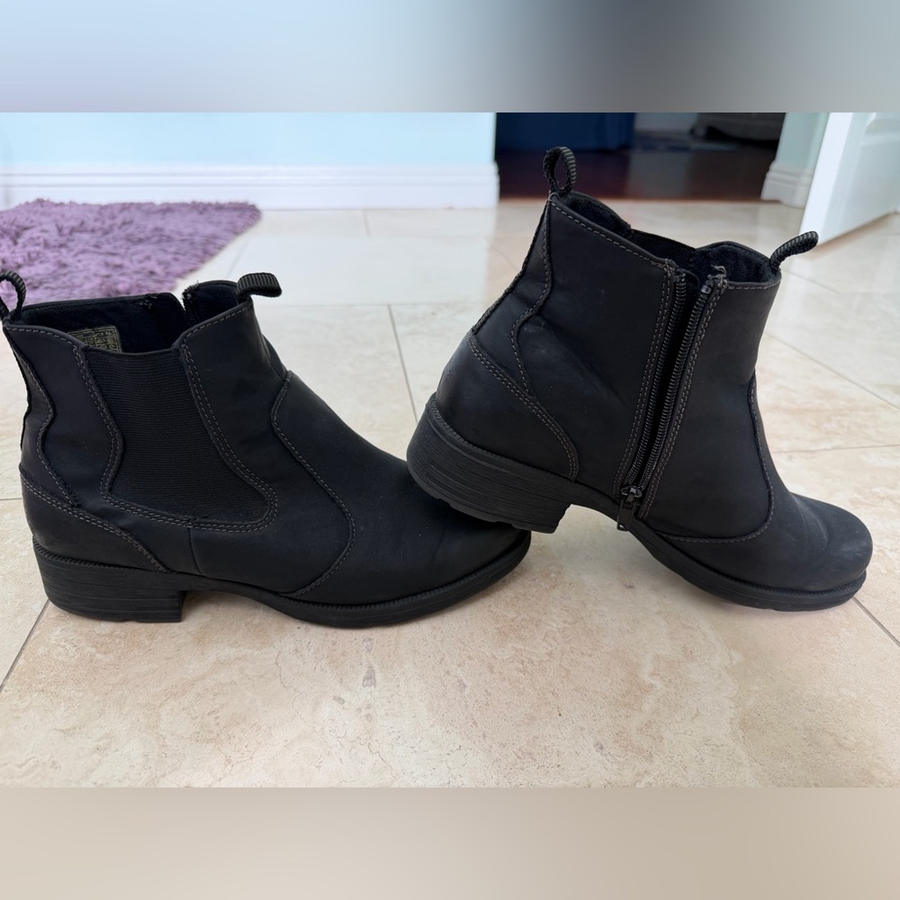 Earth Origins Black Ankle Boots with Side Zipper